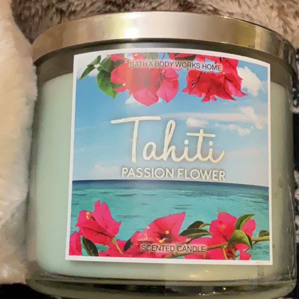 Bath and body works Tahiti destination candle